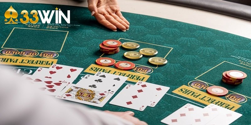 Có những hành động nào người chơi cần nắm tại luật chơi blackjack 